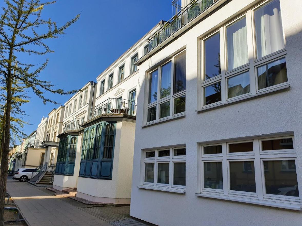 Ferienwohnung Achtern Diek, Inklusive Strandkorb Und Stellplatz Rostock Zewnętrze zdjęcie